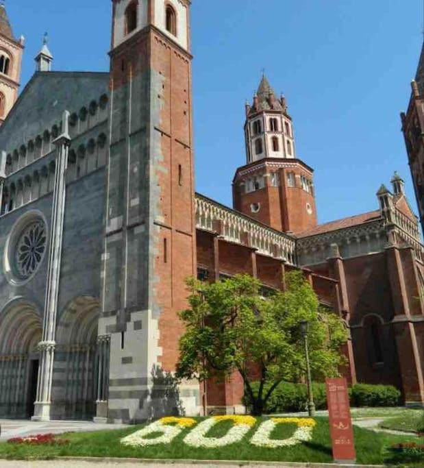 La Casa Di Alice Lägenhet Vercelli Exteriör bild